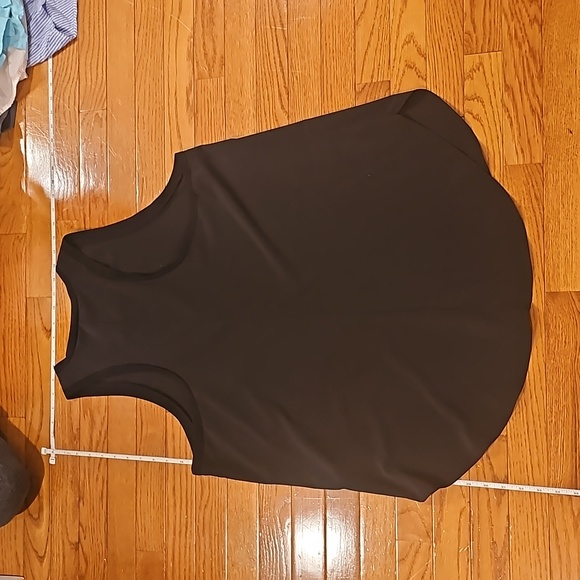 Tall black lightweight, drappy tank - Picture 5 of 5